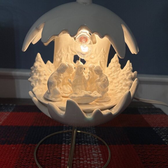 White Ceramic Lighted Nativity Hanging Ornament Ball ~ Baby Jesus ~ Christmas - Picture 3 of 6